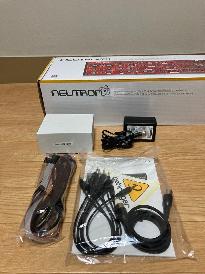 BEHRINGER NEUTRON セミモジュラー アナログシンセ