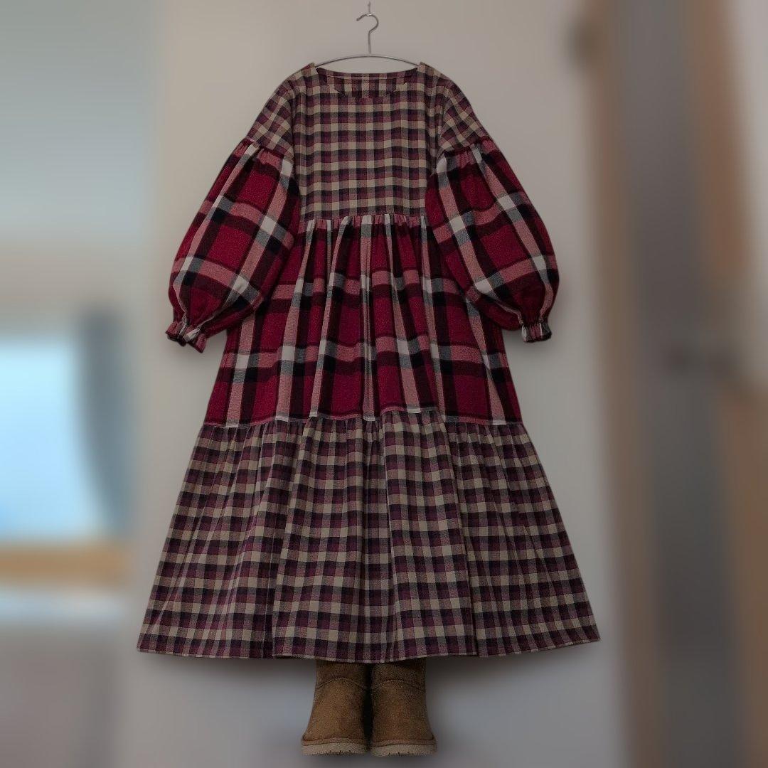 ハンドメイド　裏起毛の暖かロングワンピース＆フード付マフラー