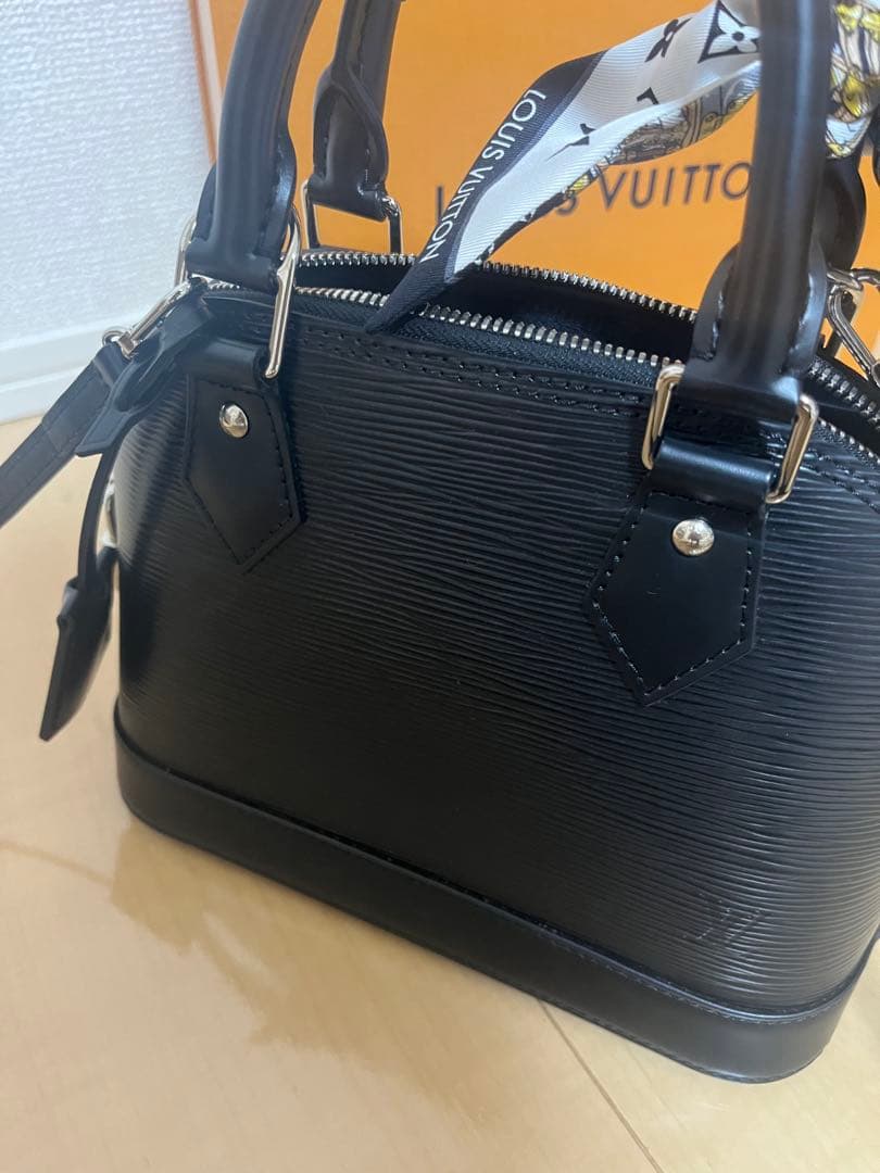 Louis Vuitton M59217 アルマ BB エピ スカーフなし