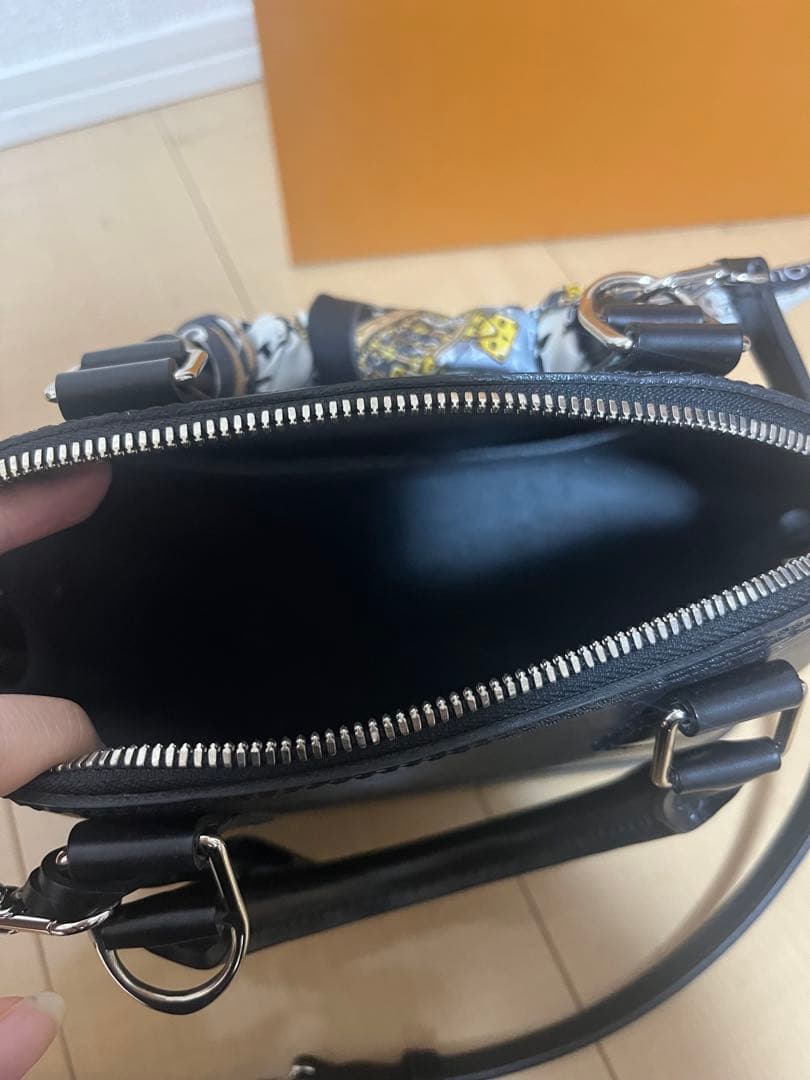 Louis Vuitton M59217 アルマ BB エピ スカーフなし