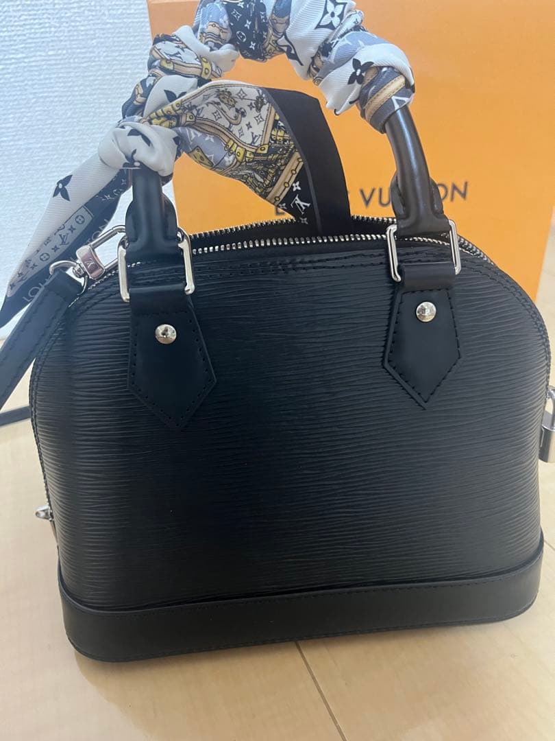 Louis Vuitton M59217 アルマ BB エピ スカーフなし