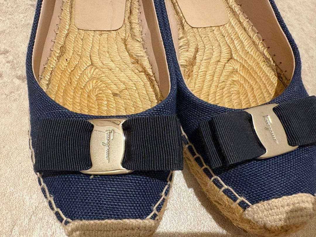 サルヴァトーレフェラガモ リボン エスパドリーユ パンプス 9 25.5サンダル