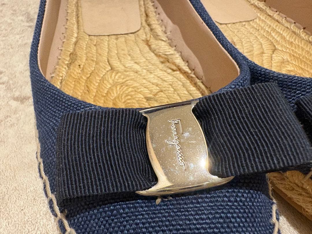 サルヴァトーレフェラガモ リボン エスパドリーユ パンプス 9 25.5サンダル