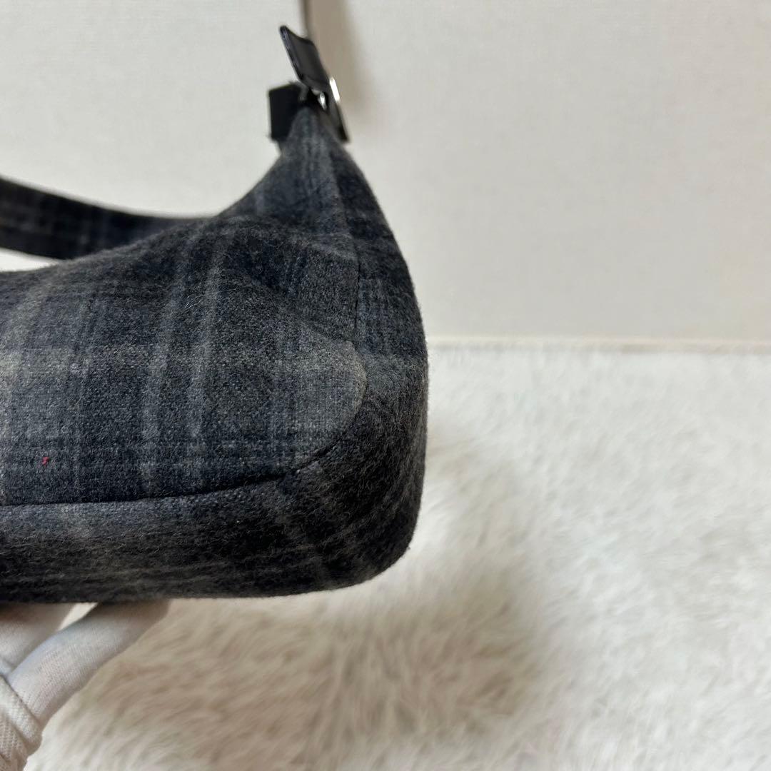 【希少✨ウール/チェック】フェラガモ　ワンショルダーバッグ　グレー　Y2K 美品