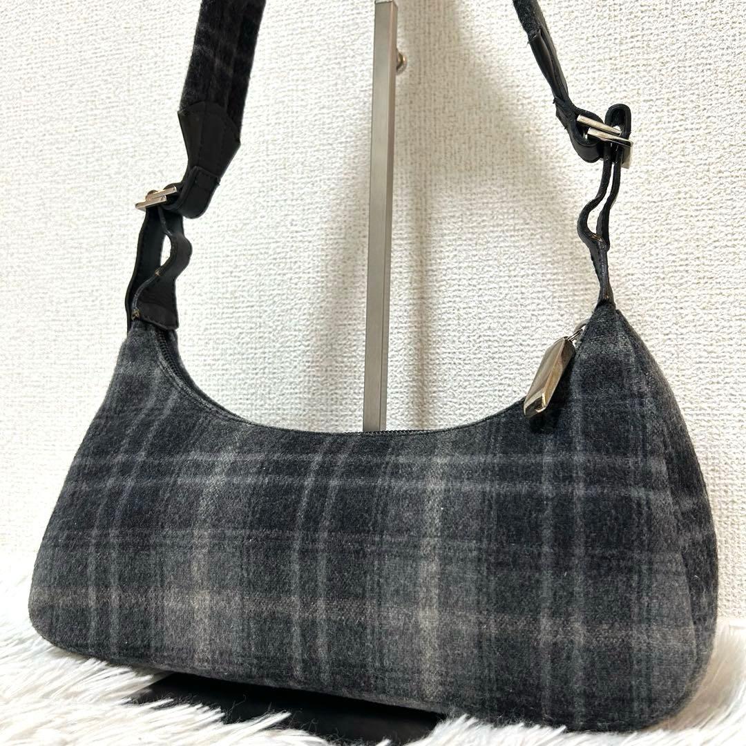 【希少✨ウール/チェック】フェラガモ　ワンショルダーバッグ　グレー　Y2K 美品