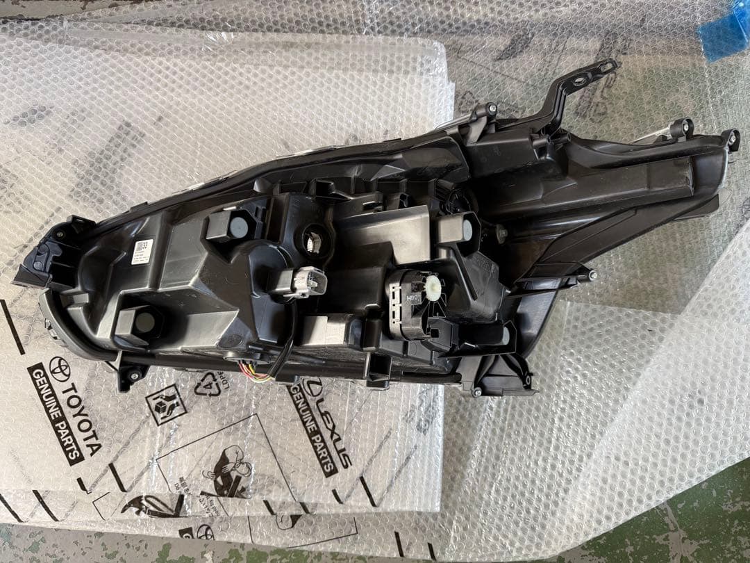 トヨタシェンタ170右ヘッドライト