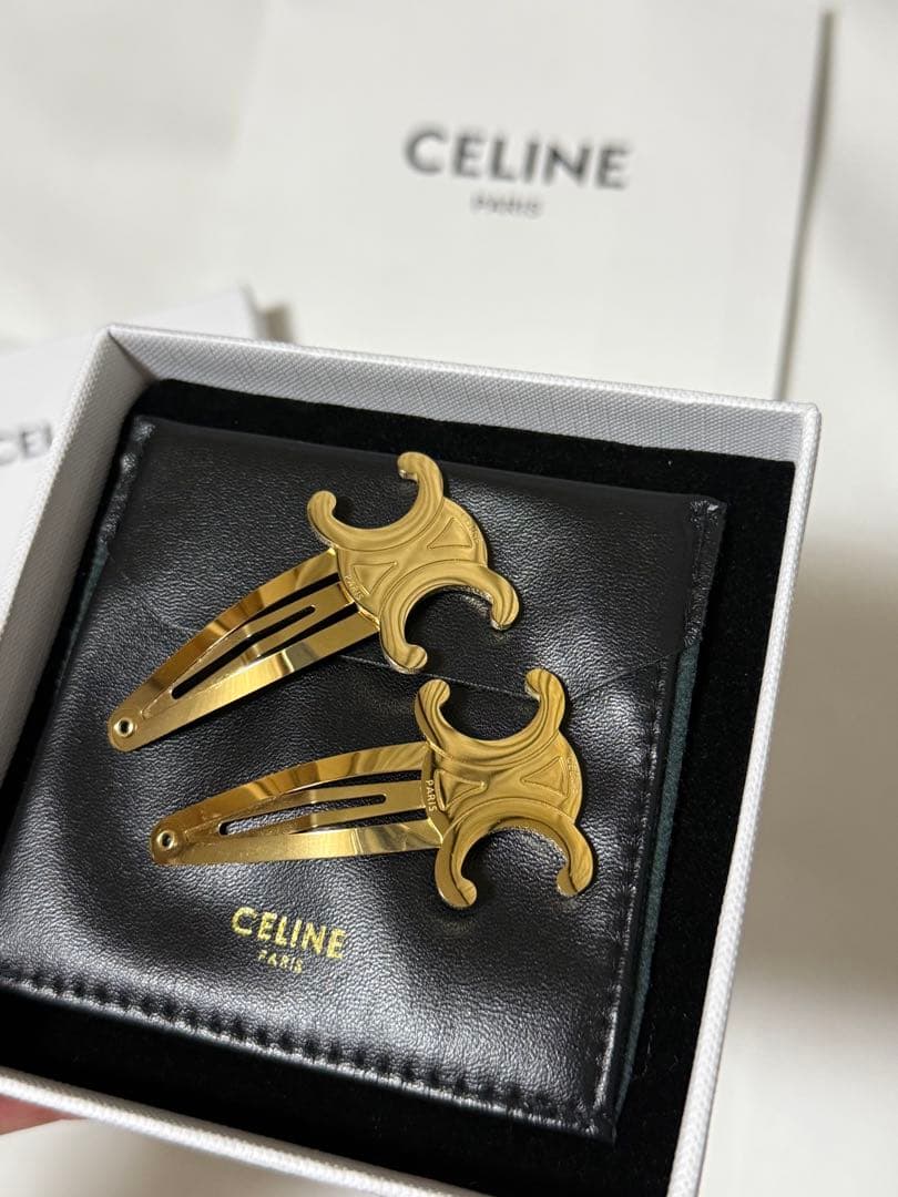 あにー@‼️ CELINE ゴールド ヘアクリップ