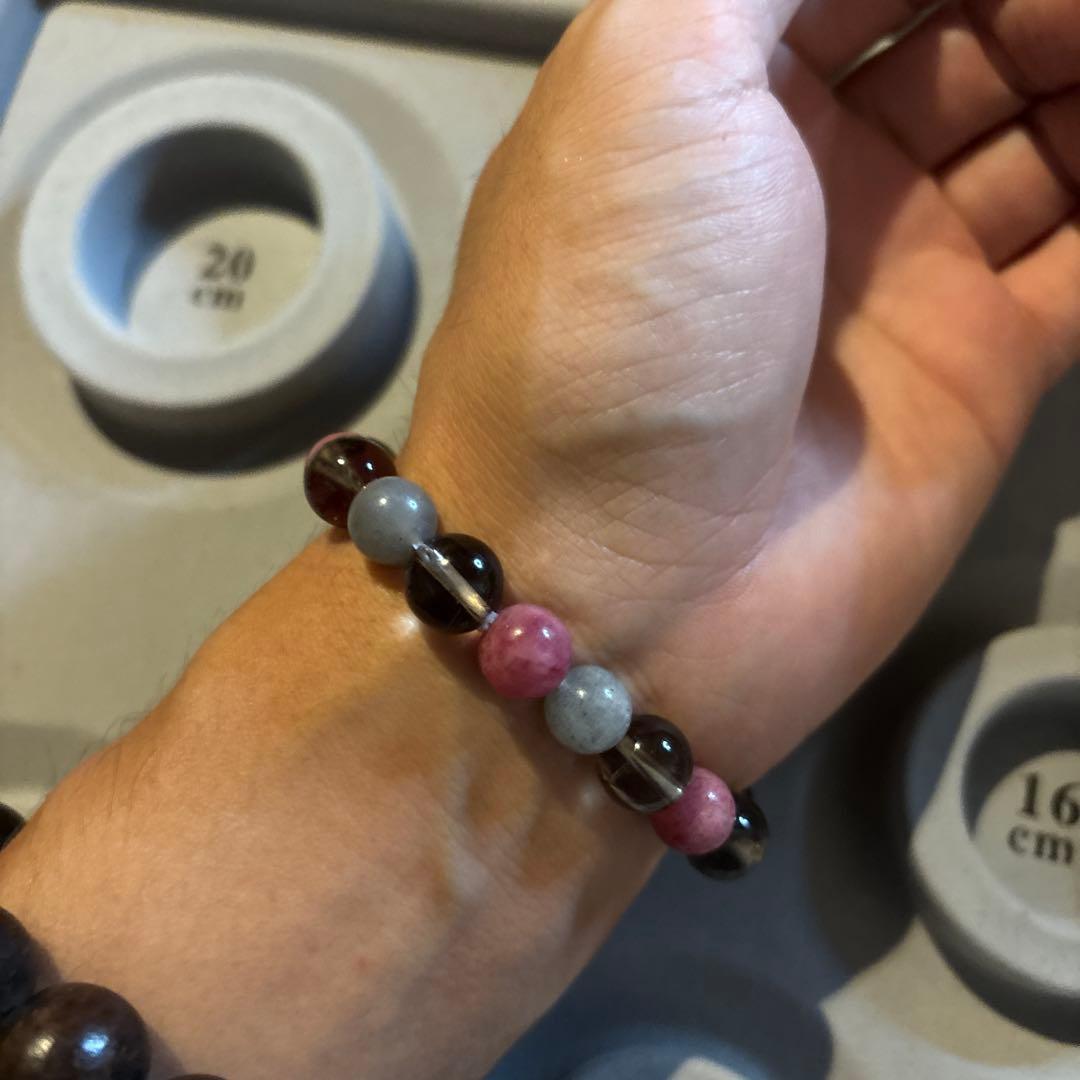 ロードナイトとスモーキークオーツ、ラブラドライト！ズーンとくる！綺麗！