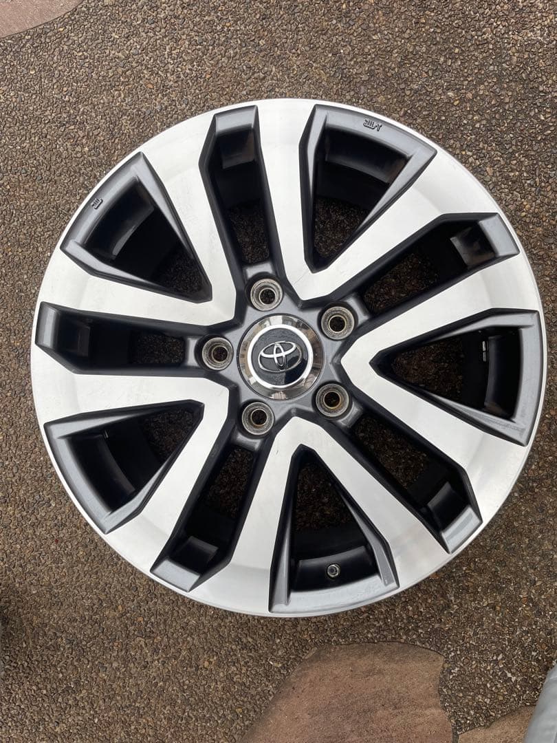 ランドクルーザー　200 後期純正ホイール