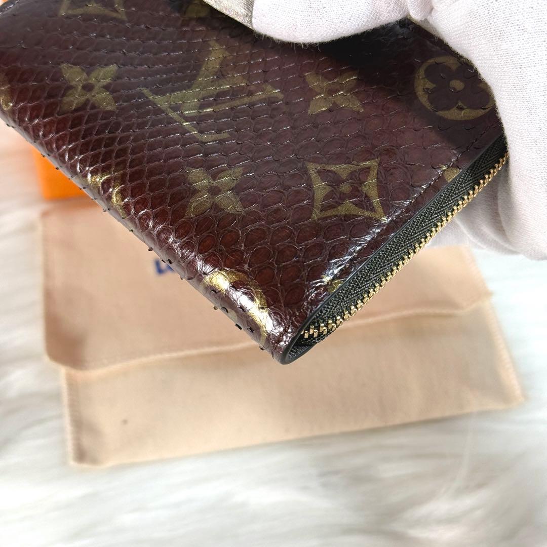 美品 ルイヴィトン パイソン モノグラム ジッピーパース ラウンド 茶色