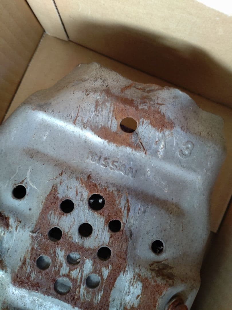 ニッサン　触媒