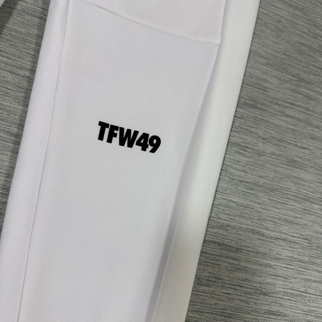 新品　TFW49 スウェットモックネック　裏起毛スウェットパンツ　セット