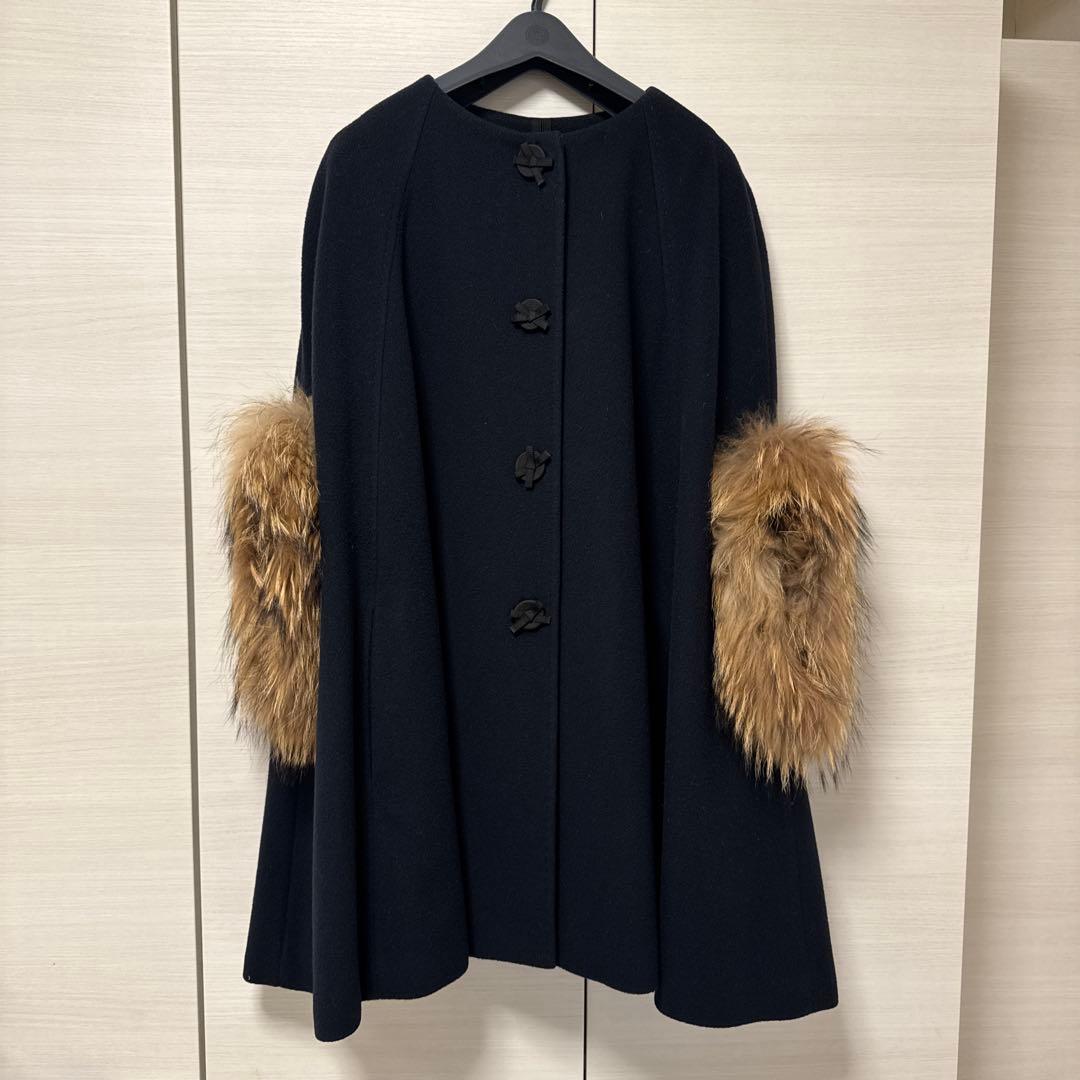 ランバンオンブルー ファー付きポンチョコート　ネイビー