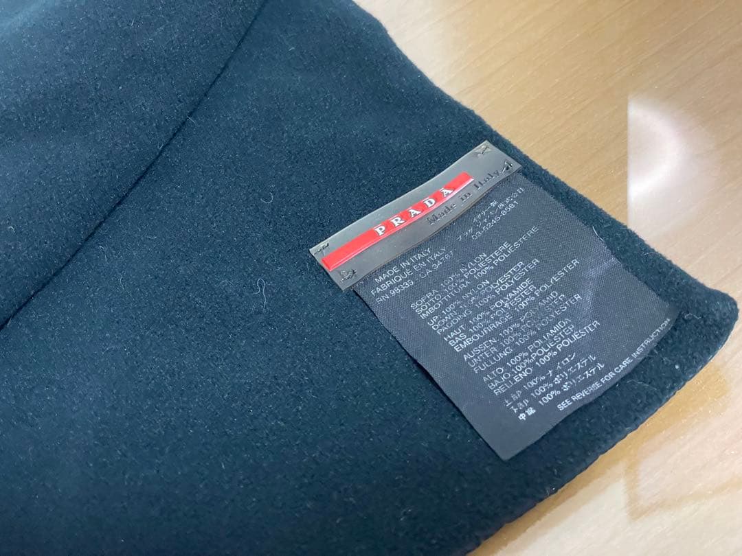 KO1842プラダ スポーツ マフラー ブラックナイロン×フリース 113×28