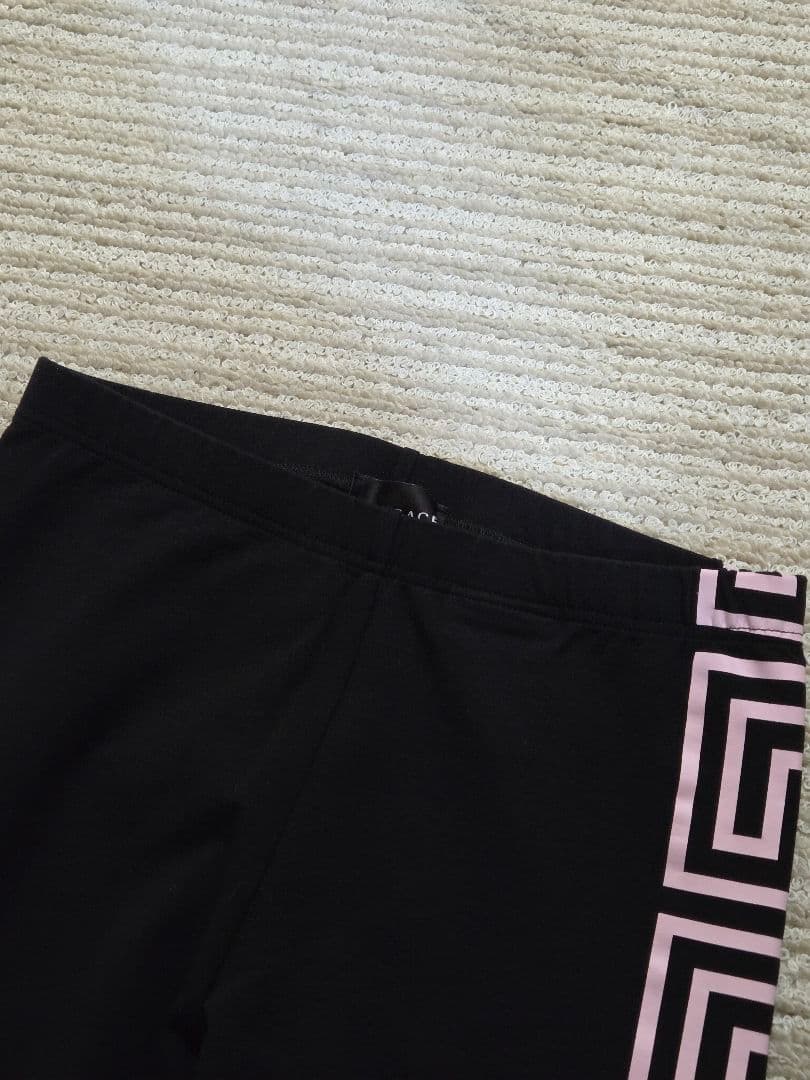 VERSACE ブラックレギンス 14A　164センチ。未使用保管品。