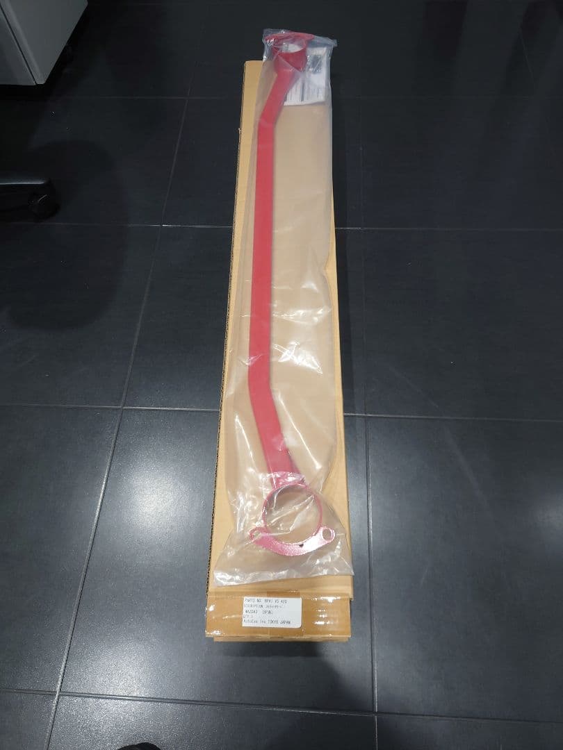 MAZDA3 (BP系) ストラットタワーバー 赤　オートエグゼ　新品です。
