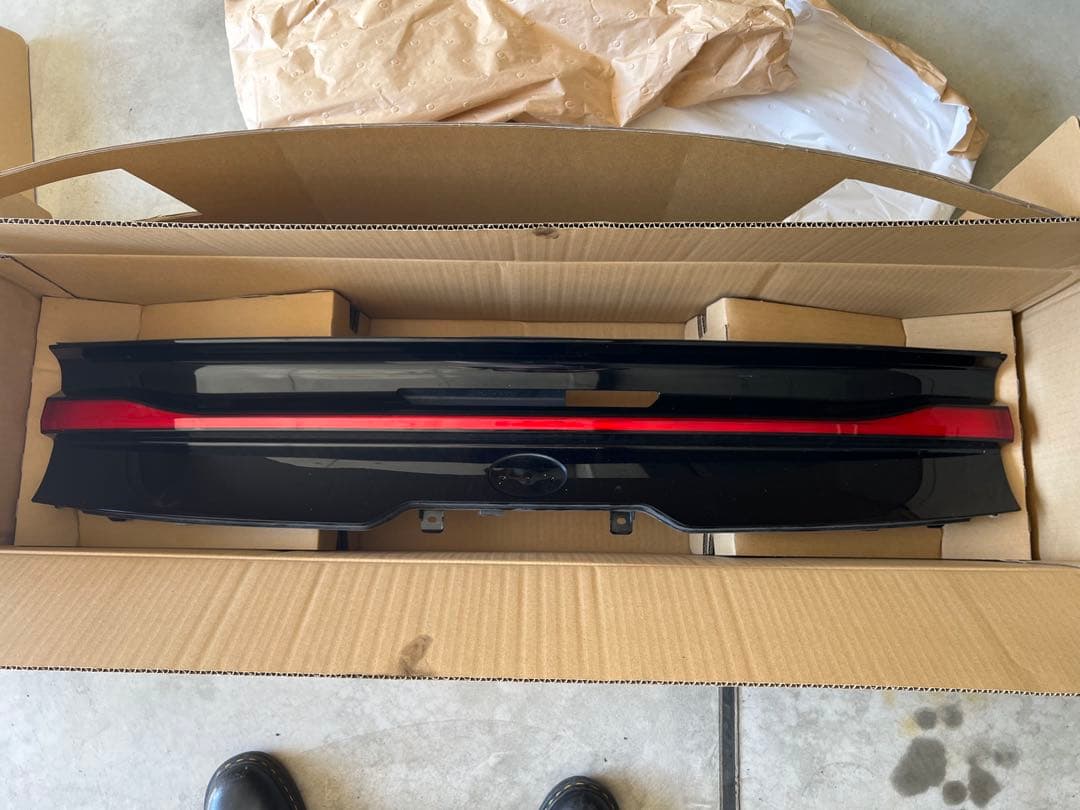 60プリウス　Zグレード　中古テールライト3点セット