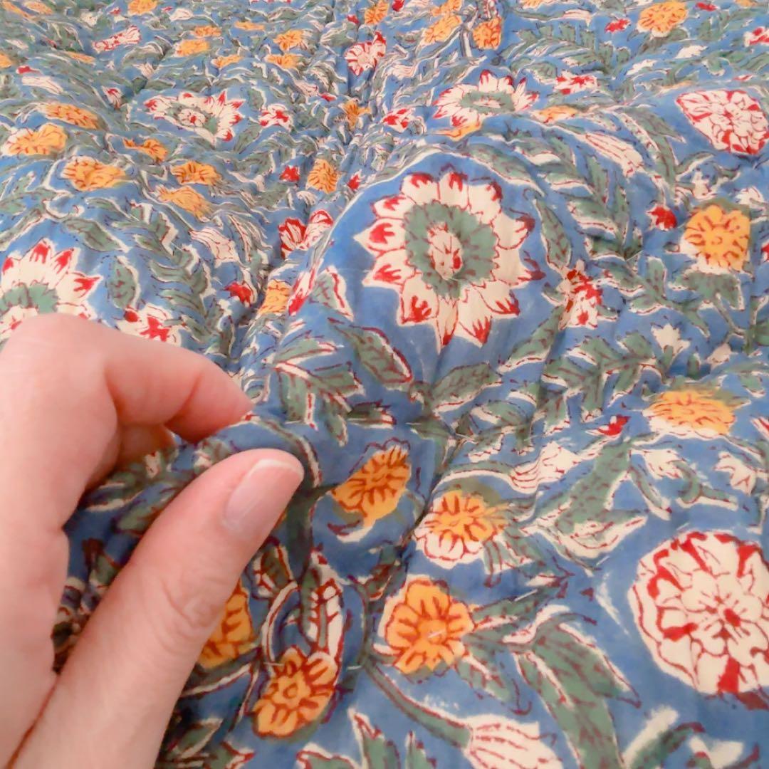 ブロックプリントキルト　インドの布団　ソファーカバー　ベッドカバー　キルト