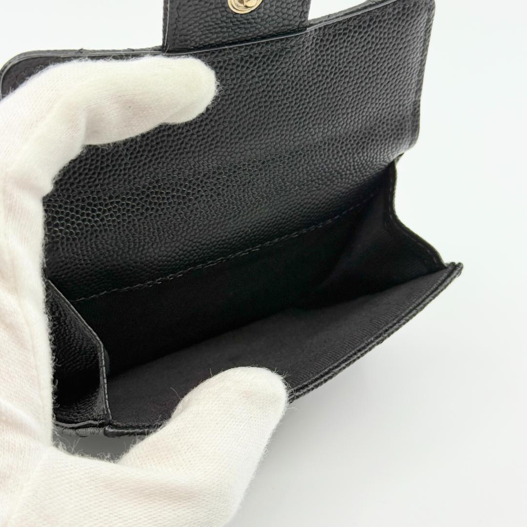 CHANEL 　シャネル　　三つ折り財布　キャビアスキン