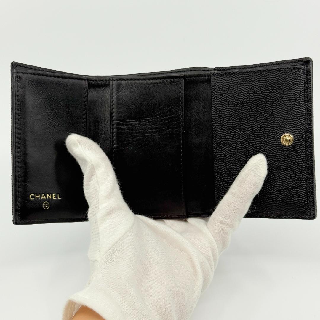 CHANEL 　シャネル　　三つ折り財布　キャビアスキン
