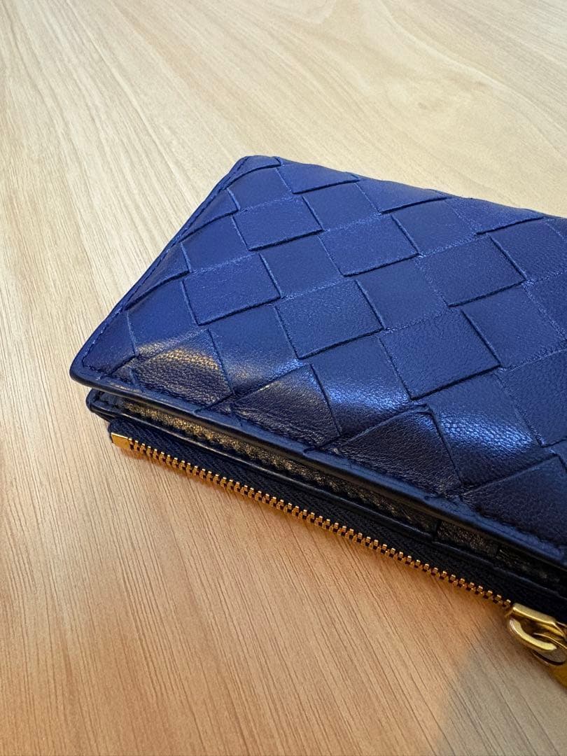 ボッテガヴェネタ　スモール イントレチャート 二つ折りファスナーウォレット