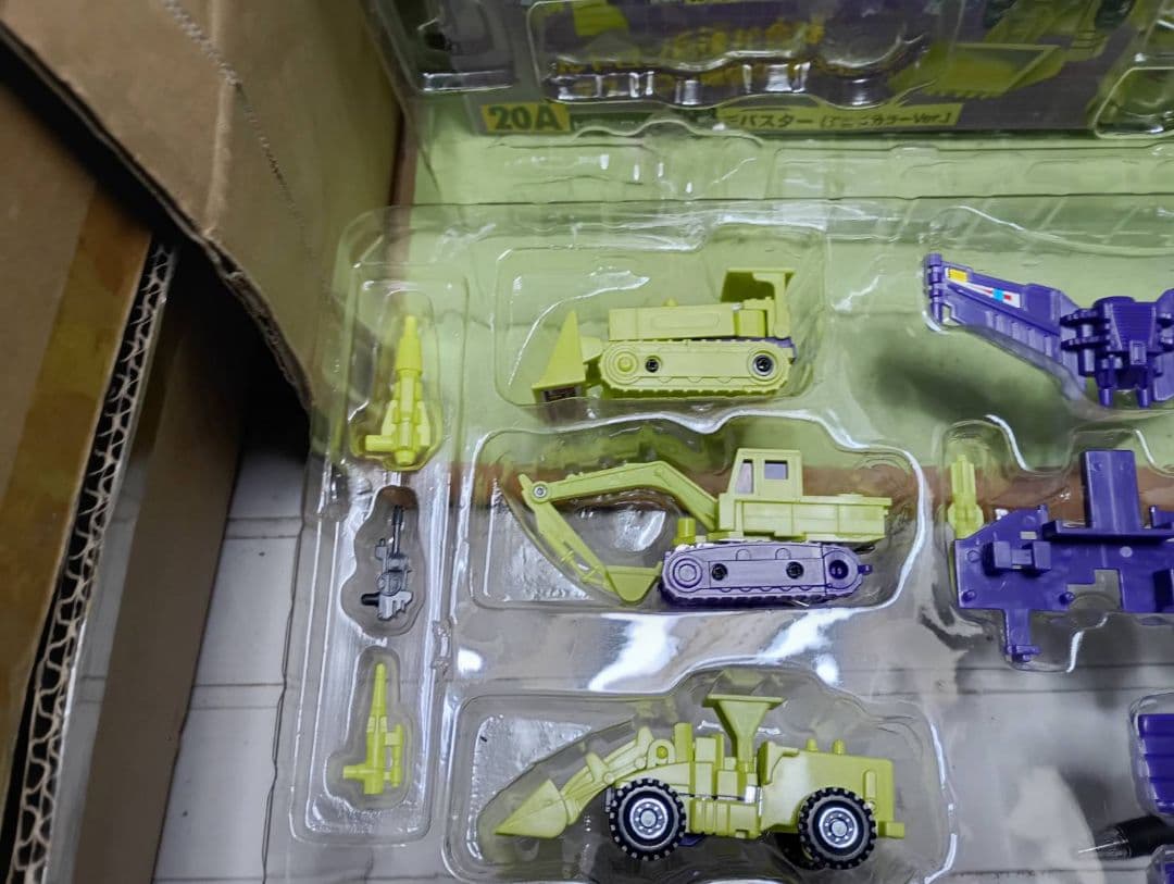 激レア!開封品 トランスフォーマーアンコール復刻版巨人兵デバスター