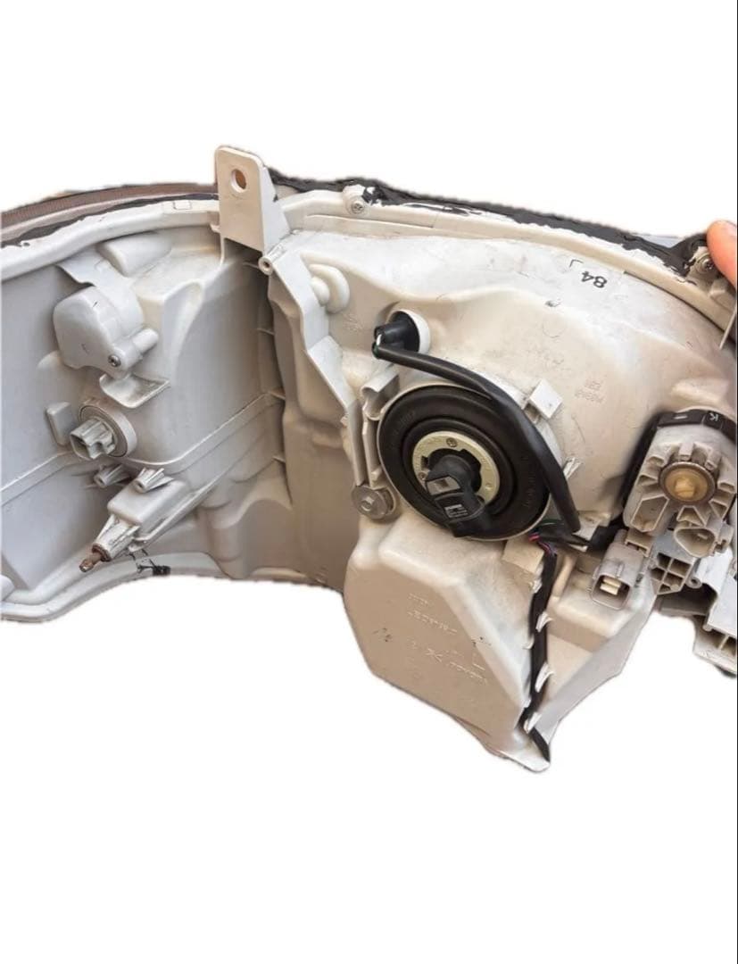 200系ハイエース純正LEDヘッドライト左右　インナーブラック