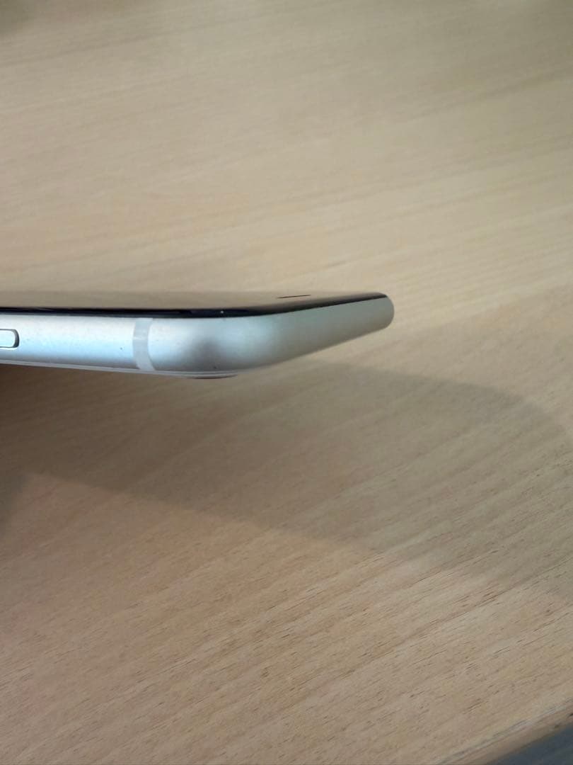 iPhoneSE (第3世代) 64GB SIMフリー スターライト