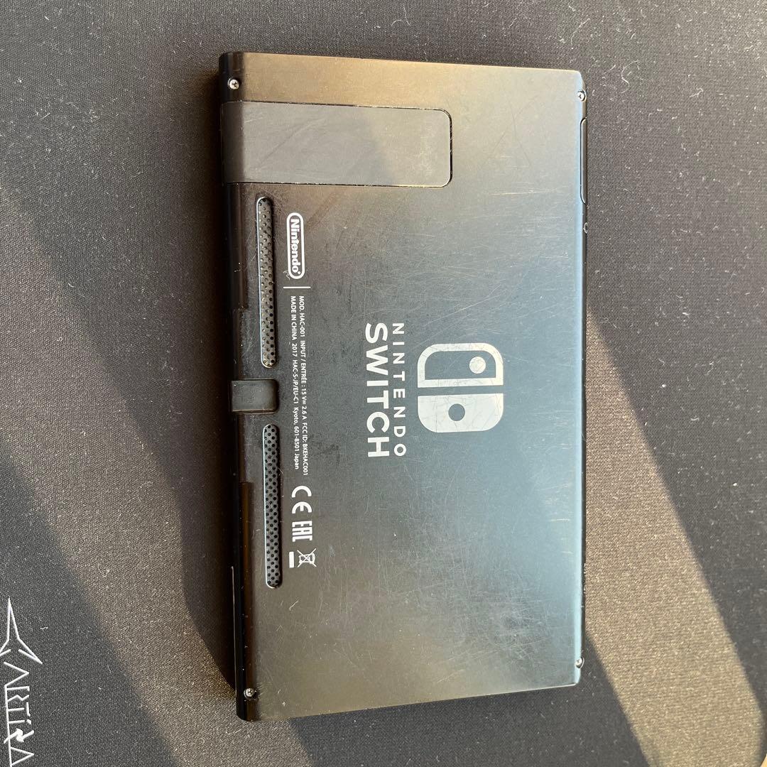 任天堂Nintendo Switch本体のみ（2017年製