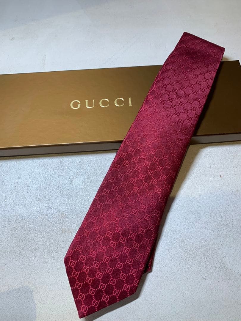 【新品未使用】GUCCI バーガンディ GGパターン ネクタイ　赤系