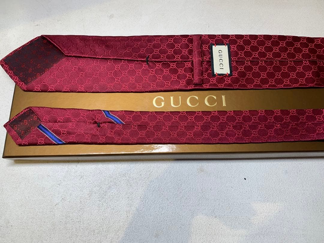 【新品未使用】GUCCI バーガンディ GGパターン ネクタイ　赤系