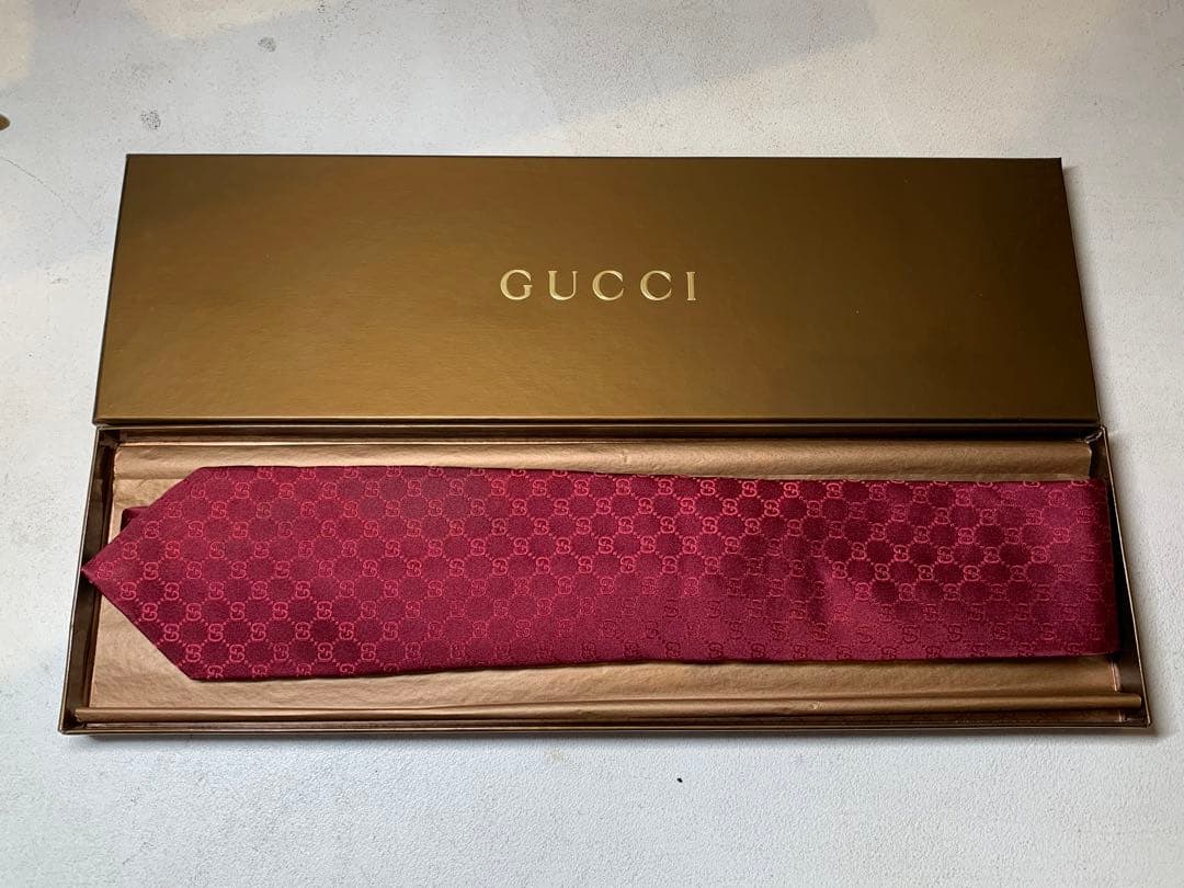【新品未使用】GUCCI バーガンディ GGパターン ネクタイ　赤系