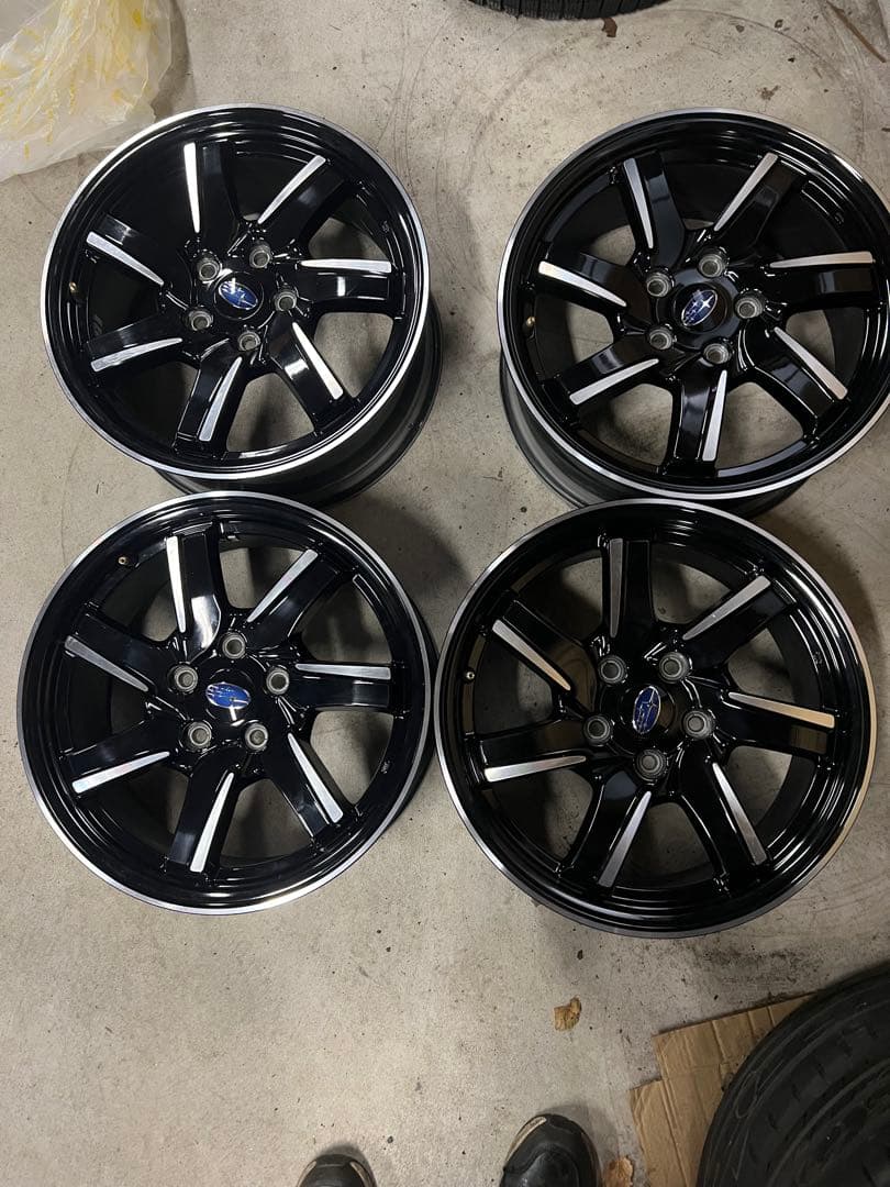 スバル 17インチ ブラックホイール 5スポーク　レヴォーグ