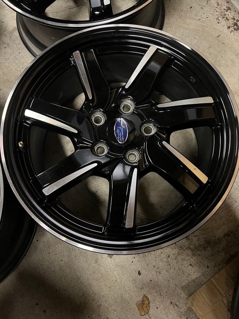 スバル 17インチ ブラックホイール 5スポーク　レヴォーグ