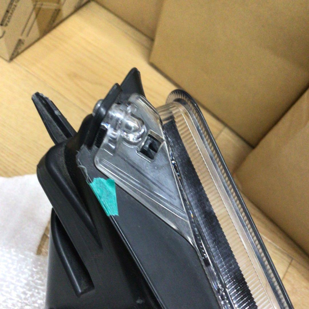 アルファード(AYH30)・左3眼ヘッドランプユニット（ジャンク品）