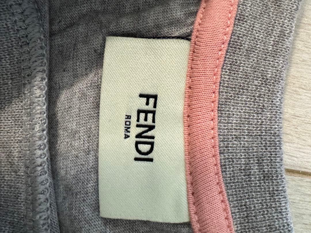 FENDI 　♡I♡