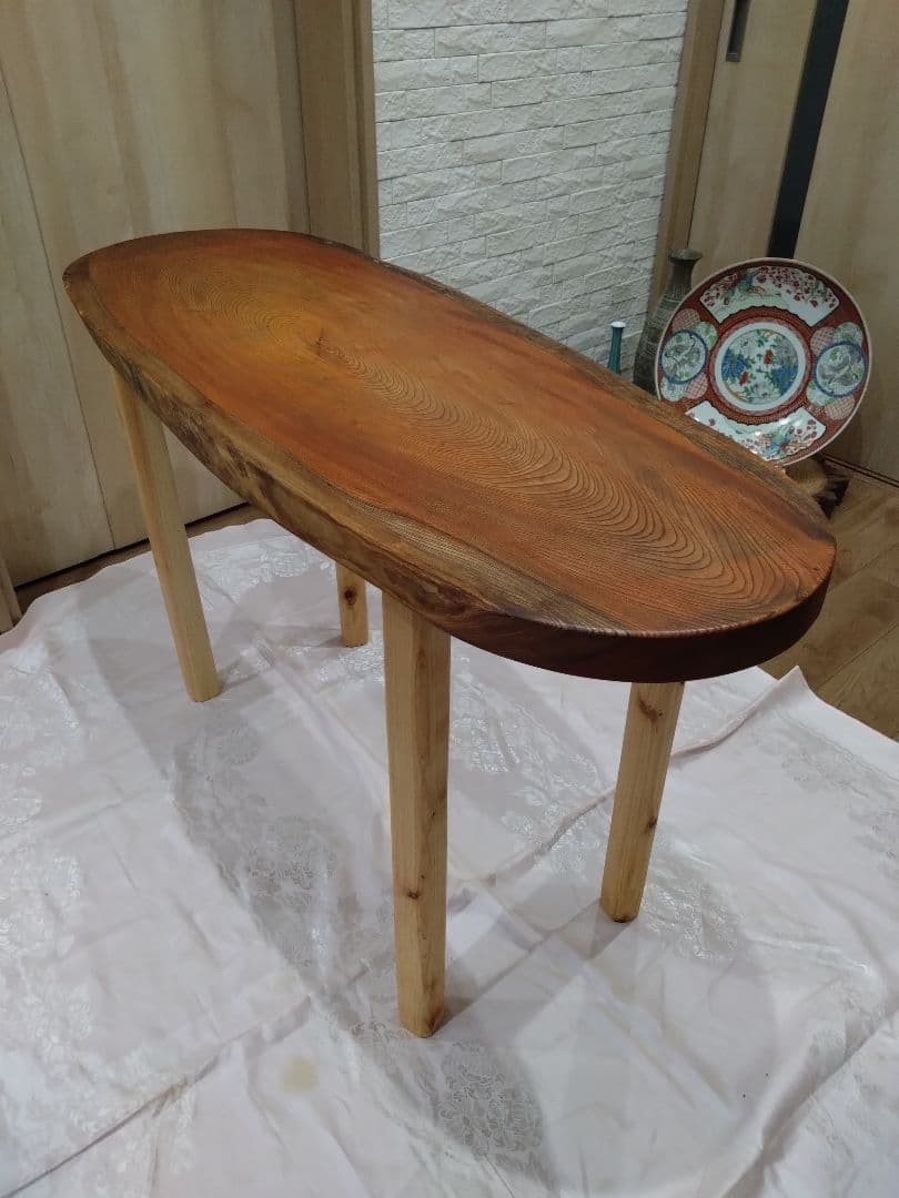 欅一枚板のテーブル㉕　おさら❕ 長寿のケヤキの杢目が綺麗に出ております。