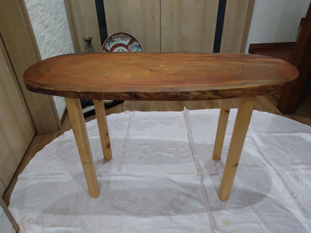 欅一枚板のテーブル㉕　おさら❕ 長寿のケヤキの杢目が綺麗に出ております。