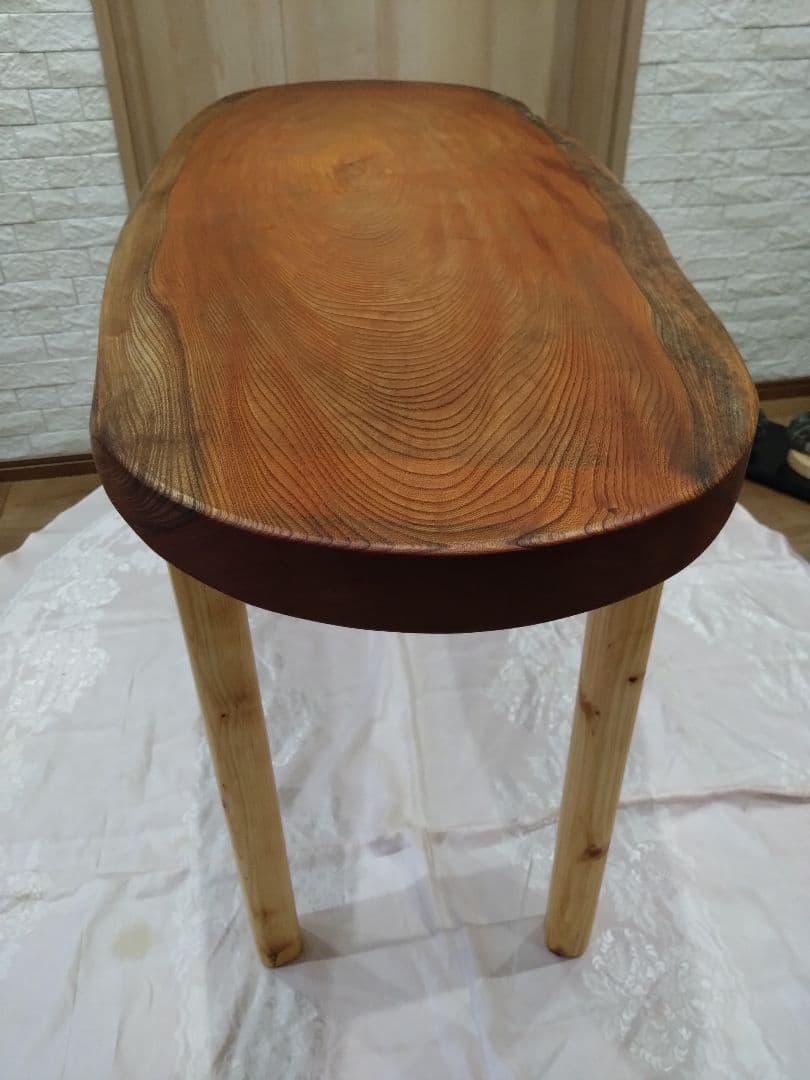 欅一枚板のテーブル㉕　おさら❕ 長寿のケヤキの杢目が綺麗に出ております。