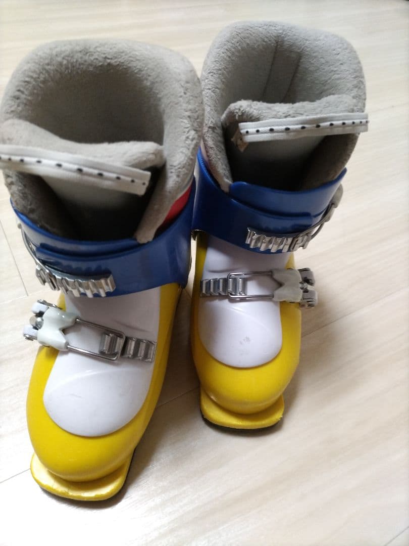 80cmジュニアスキーとブーツセット