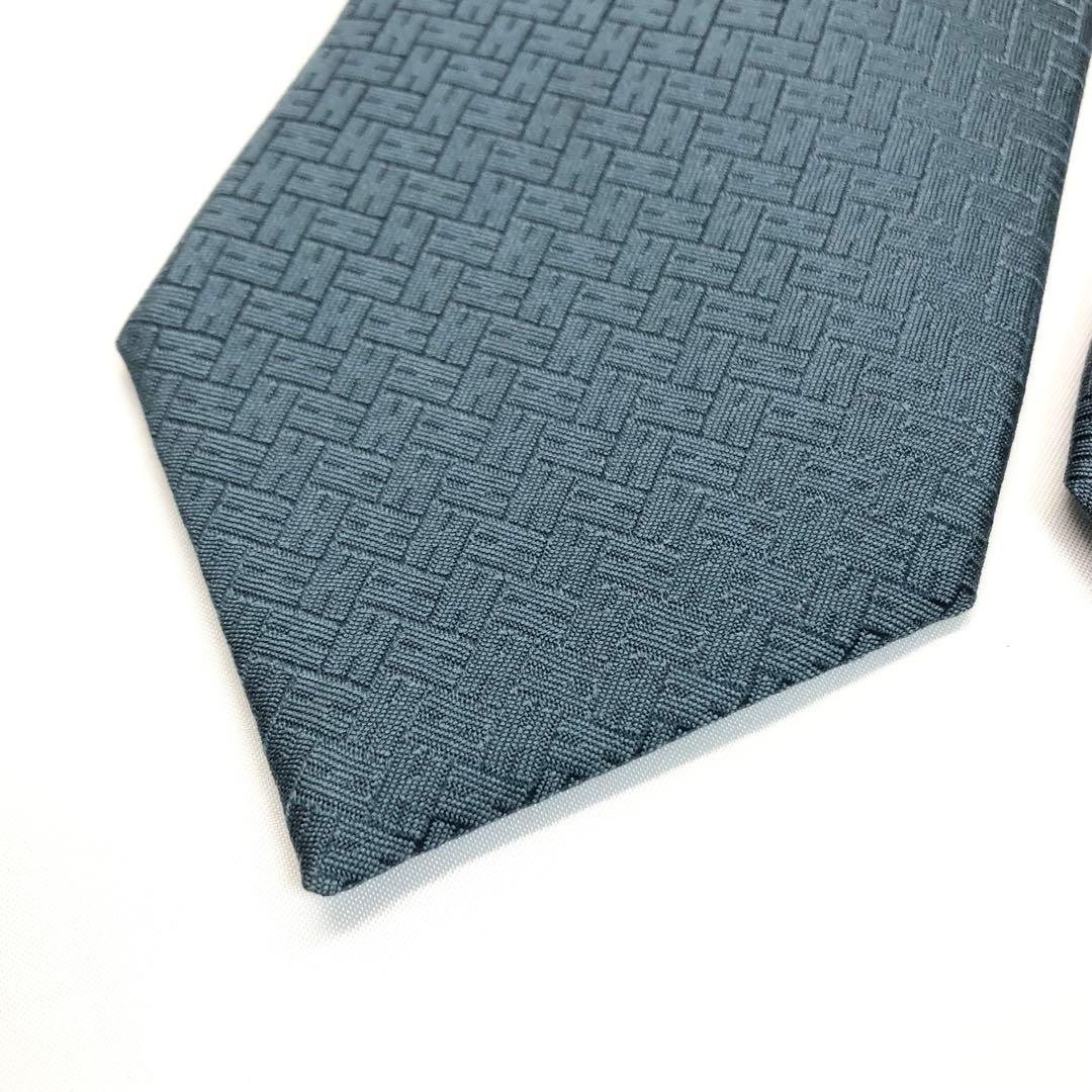 美品✨　HERMES エルメス ネクタイ H柄　ブルー系　最高級　シルク　箱付き