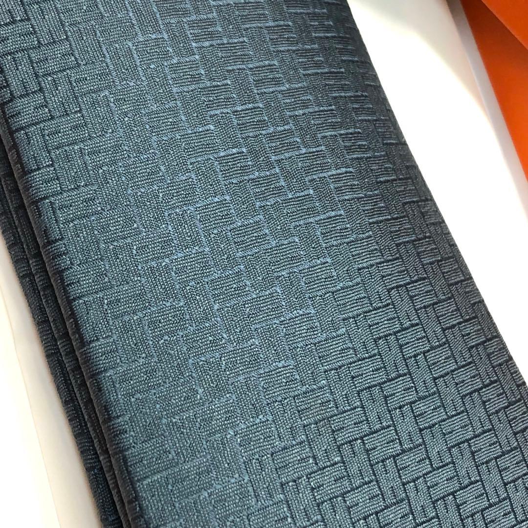 美品✨　HERMES エルメス ネクタイ H柄　ブルー系　最高級　シルク　箱付き