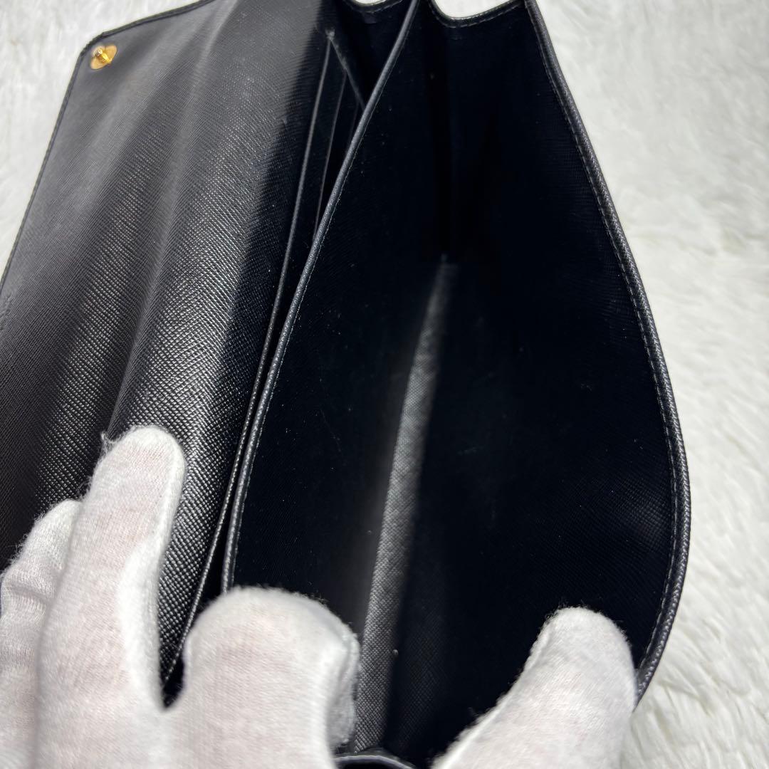 ✨美品✨ プラダ ロングウォレット 金ロゴ ポーチ クラッチバック レザー 黒