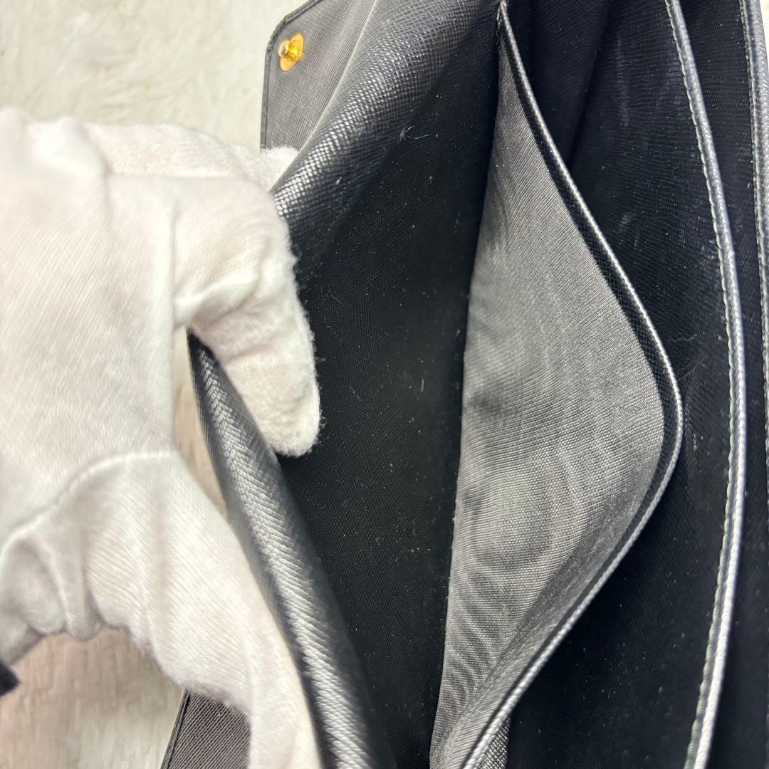 ✨美品✨ プラダ ロングウォレット 金ロゴ ポーチ クラッチバック レザー 黒