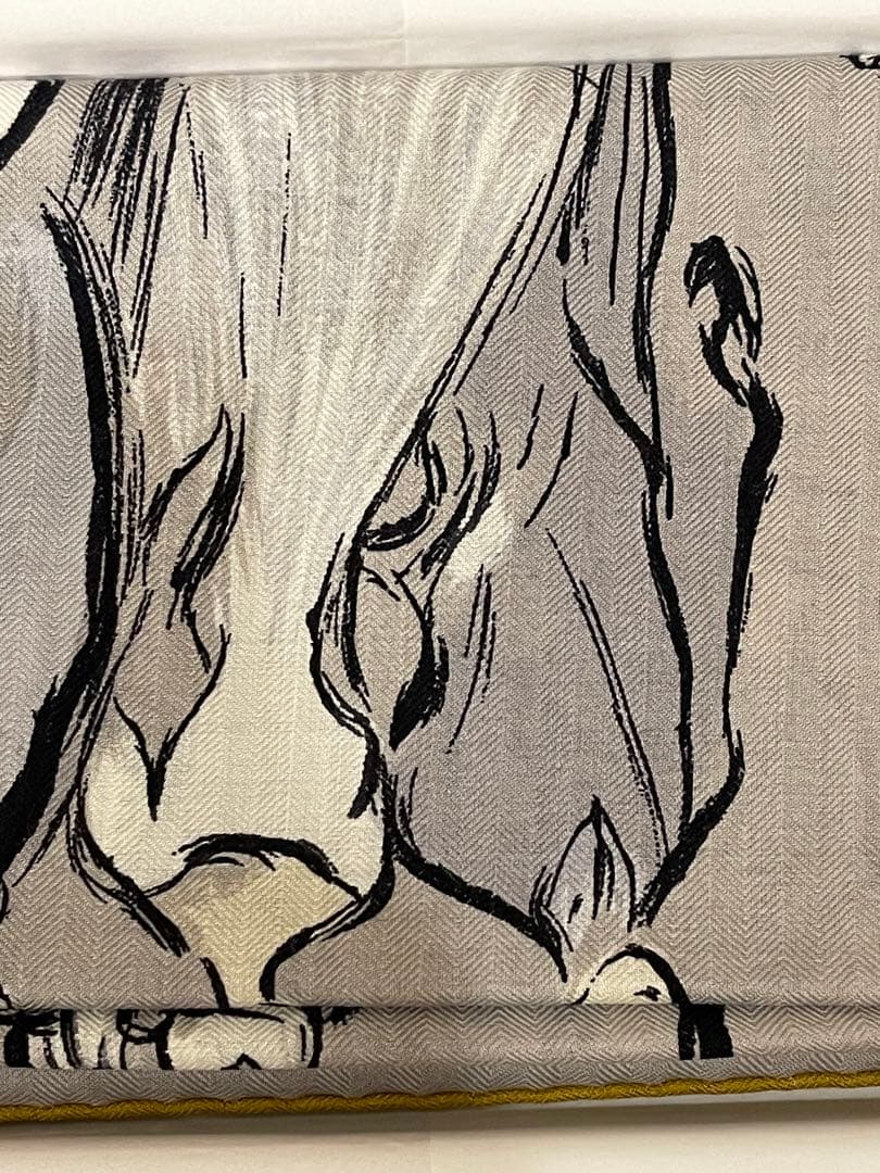 『新品』Hermès カレジアン（パドック） ストール❣️グレー色２０２５ＡＷ