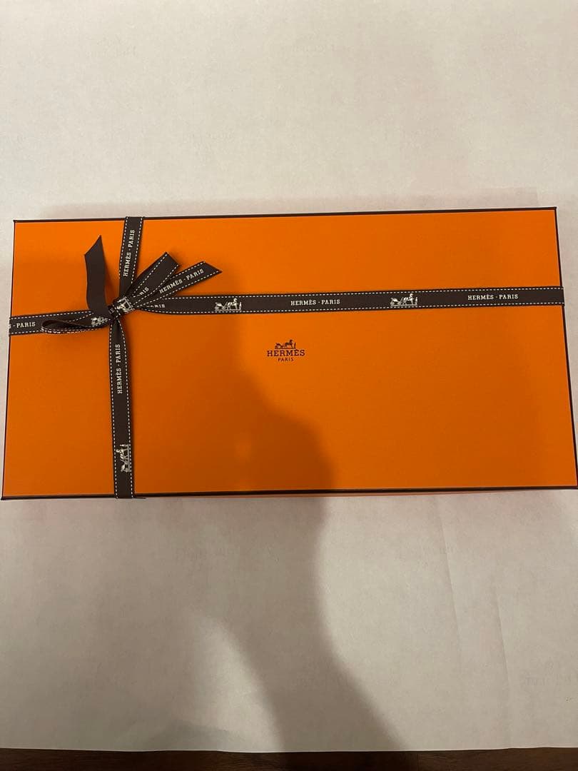 『新品』Hermès カレジアン（パドック） ストール❣️グレー色２０２５ＡＷ