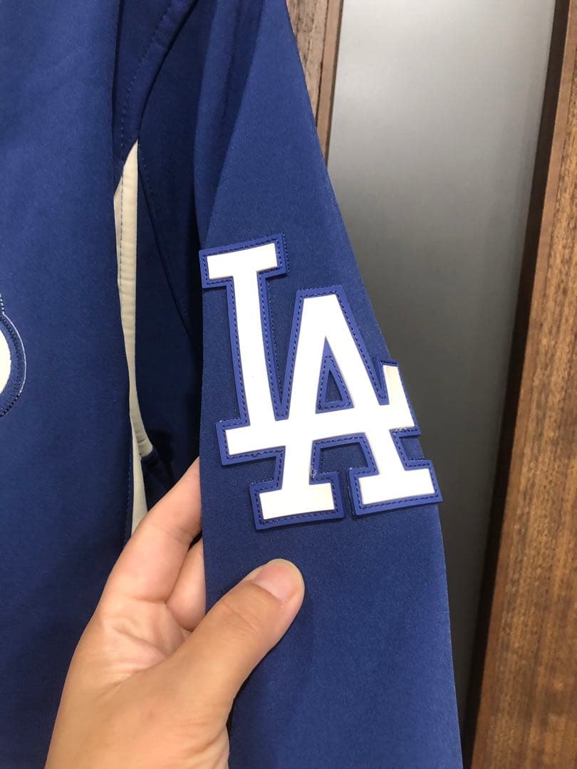 MLB ロサンゼルス ドジャース　スタジアムジャケット