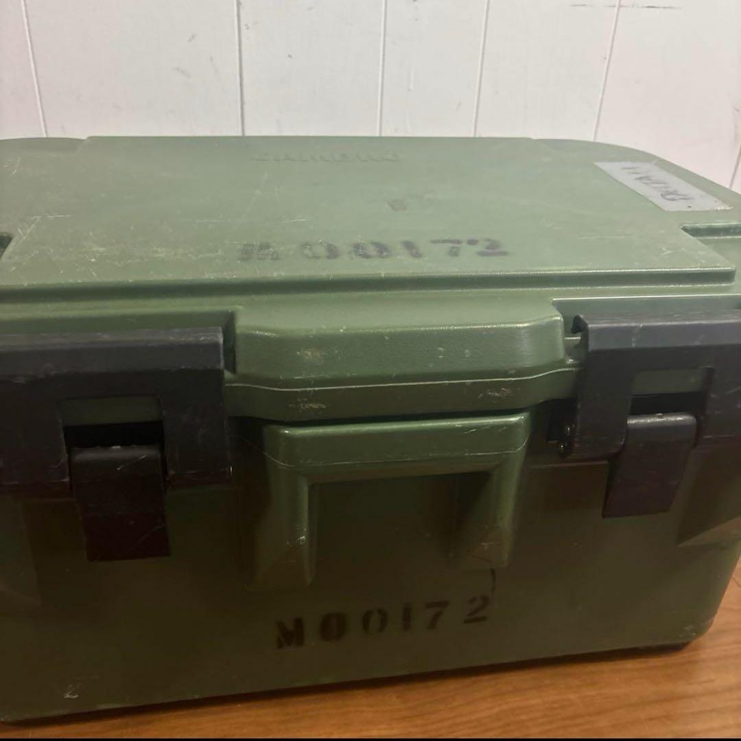 米軍　実物　CAMBRO フードコンテナ　送料無料