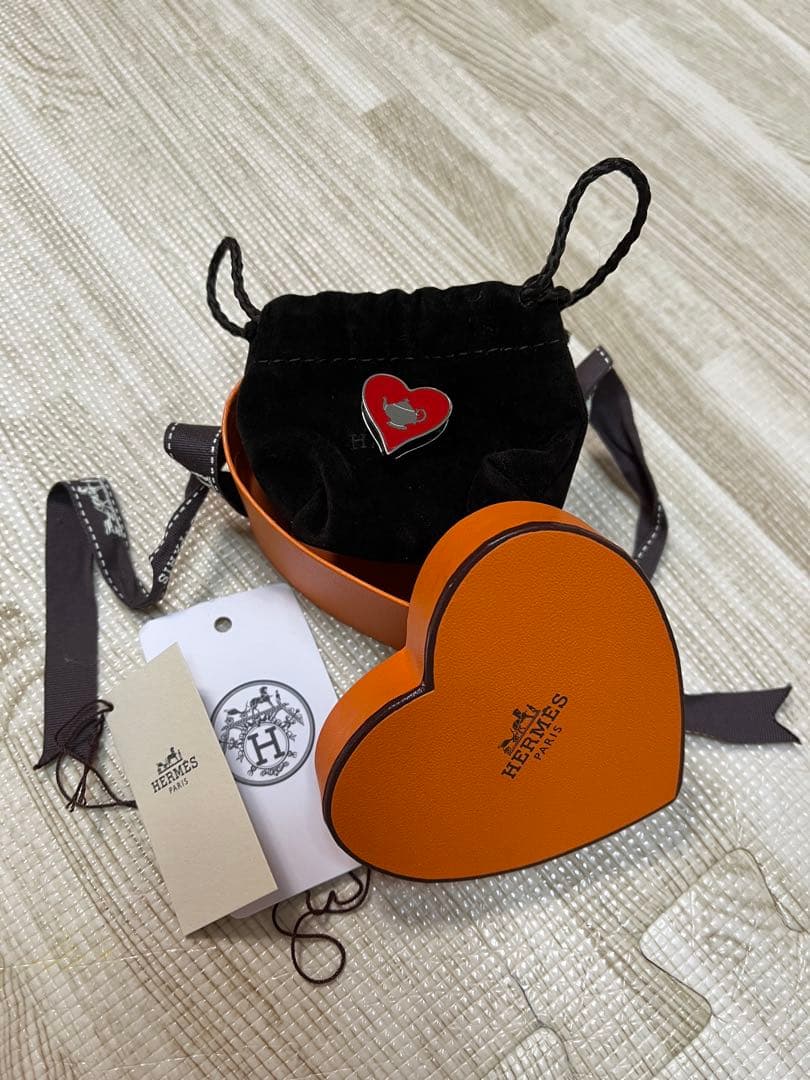 HERMES エルメス　スカーフリング　ティータイム　赤