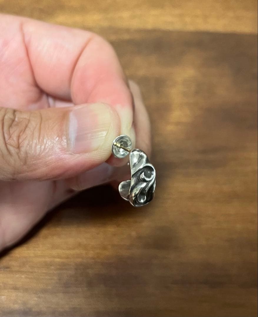 CHROME HEARTS カーブドティアドロップ ピアス シルバー